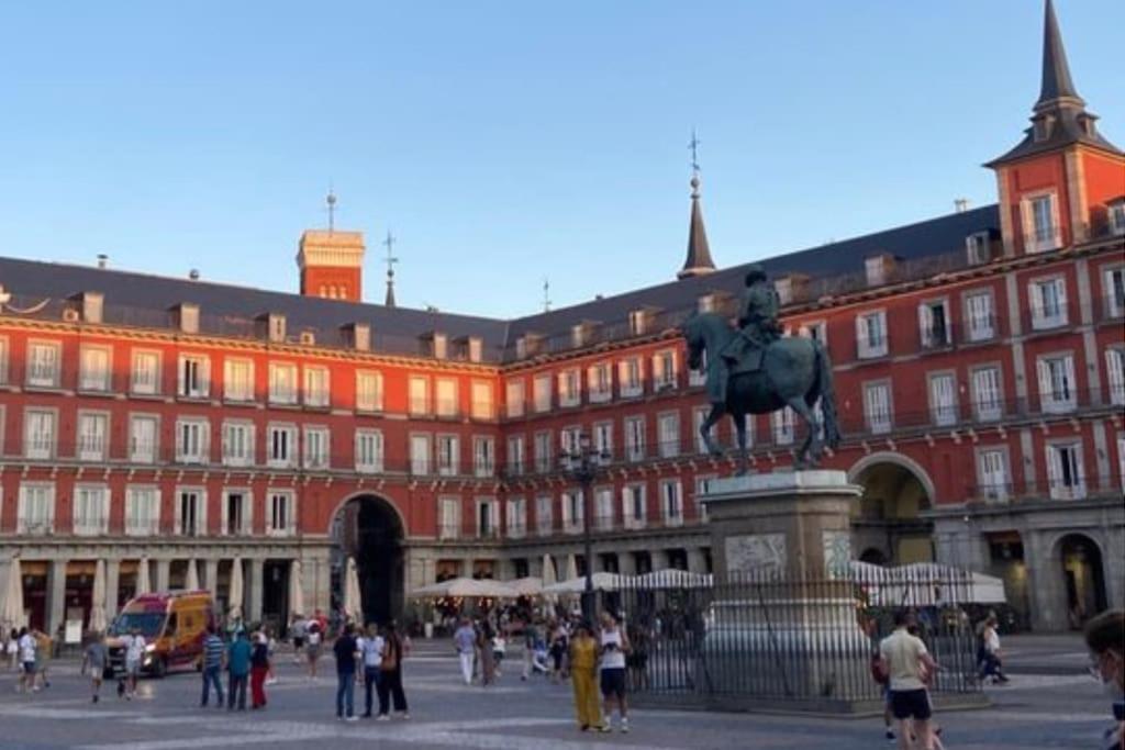 Alegria Urbana Cerca De Calle Alcala Madrid Exterior photo